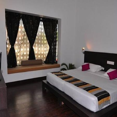 The Saneer Jaipur Hotel Buitenkant foto