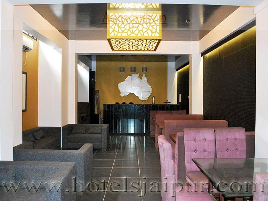 The Saneer Jaipur Hotel Buitenkant foto