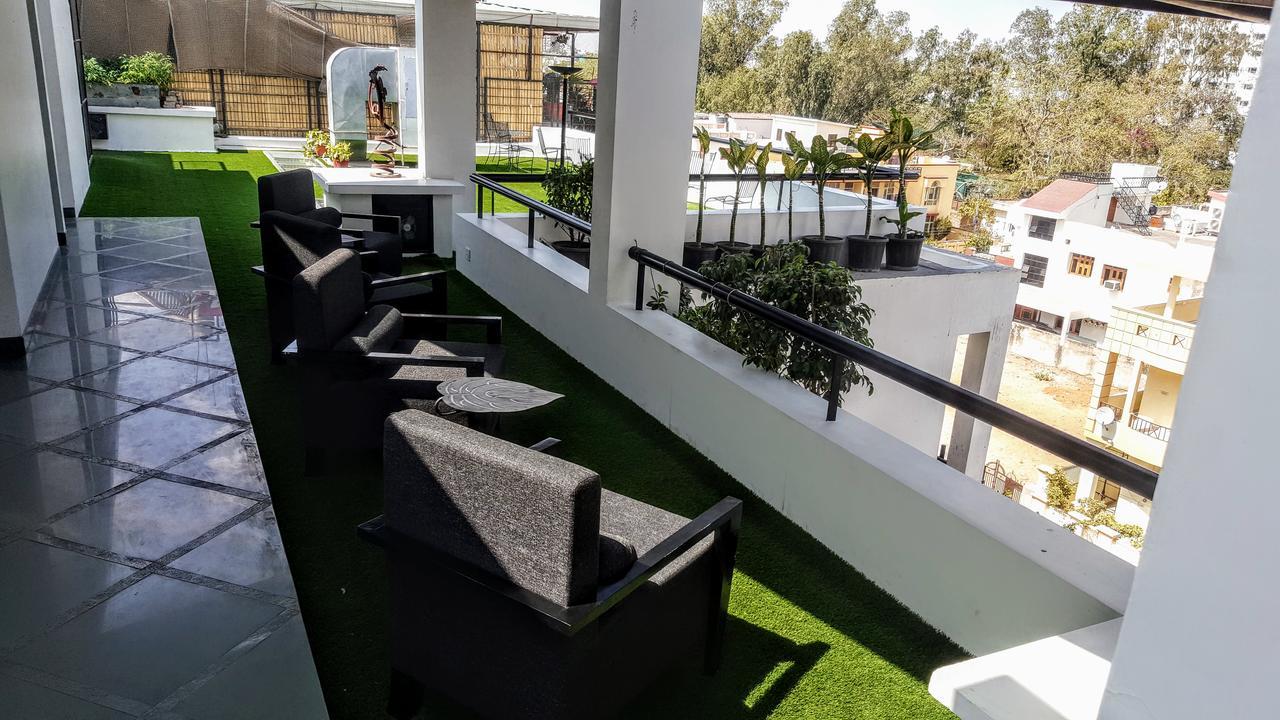 The Saneer Jaipur Hotel Buitenkant foto