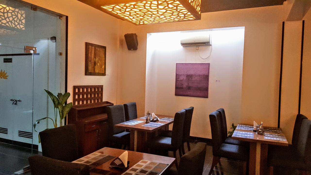 The Saneer Jaipur Hotel Buitenkant foto